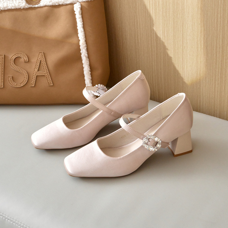 Женски Мери Джейн високи токчета със квадратен нос, сатенна горна част, среден ток 3–6 см, с една презрамка, кристали