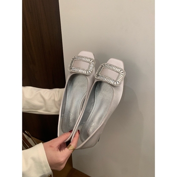Ženske satinirane cipele s kvadratnim vrhom, srednjim blok-petom, slip-on