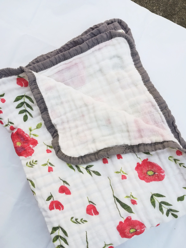 Prosop de înfășurare din bumbac muselin cu patru straturi — 95%+ bumbac; modele animale, desene animate și flori; pentru sugari și copii mici