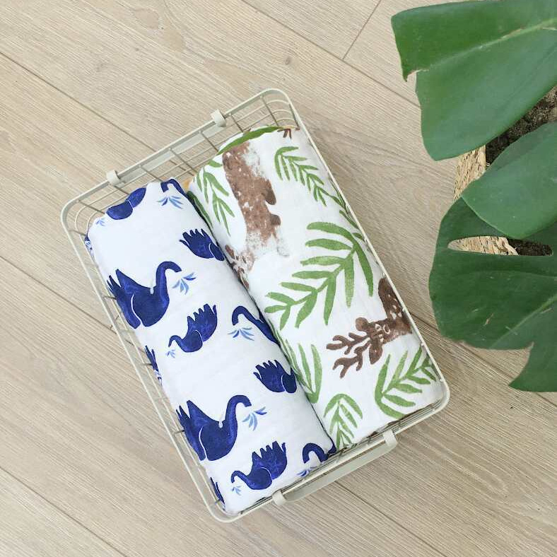 Prosop de înfășurare din bumbac muselin cu patru straturi — 95%+ bumbac; modele animale, desene animate și flori; pentru sugari și copii mici