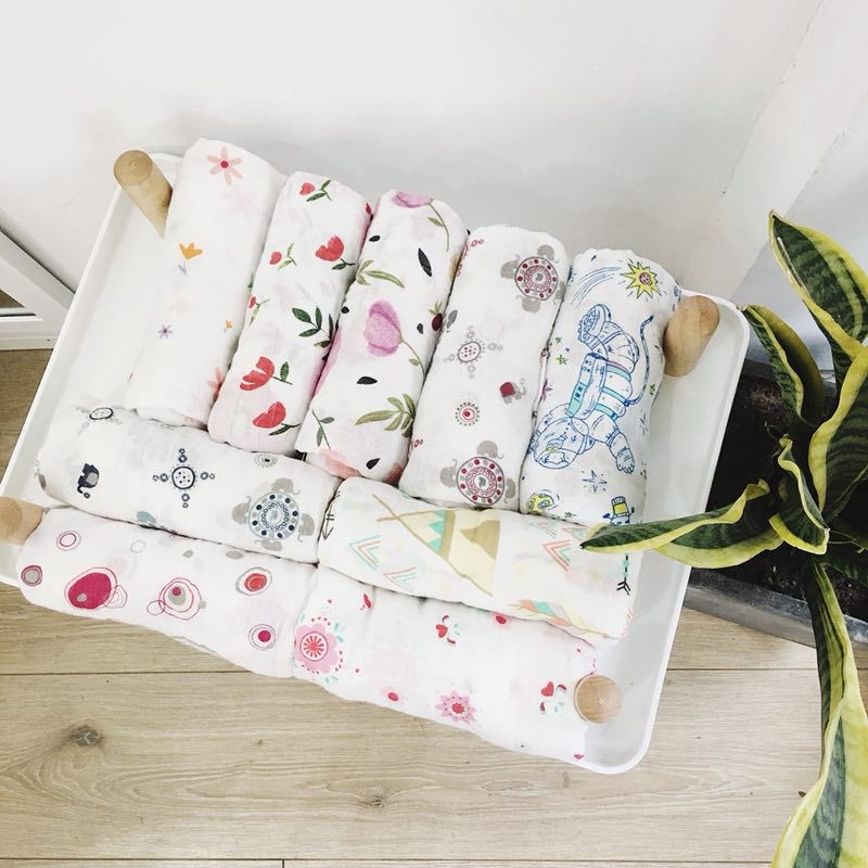 Prosop de înfășurare din bumbac muselin cu patru straturi — 95%+ bumbac; modele animale, desene animate și flori; pentru sugari și copii mici