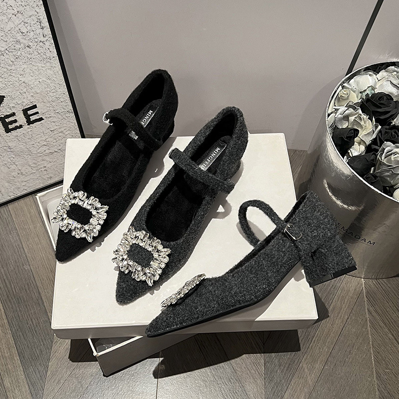 Mary Jane cipele s kristalnom kopčom, oštar nos, microfiber gornji dio, srednji peti 3–6 cm, ulošak od kašmira smjese