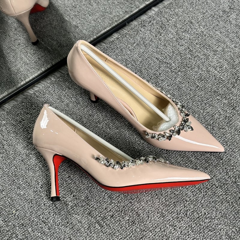 Дамски обувки на ток с остър нос, патентована кожа и кристали, тънък ток 6–8 см