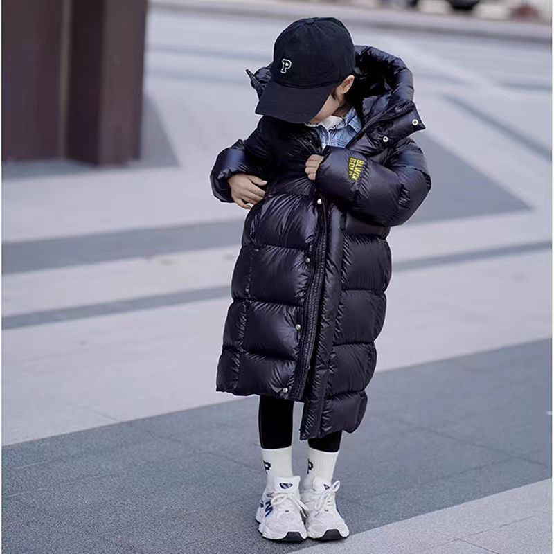 Дълго зимно яке с качулка, ултра плътно, найлонова материя, патеши пух 50%, дължина 80–100 см, цип