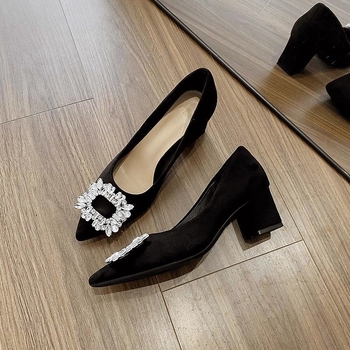 Дамски високи токчета с остър нос, велурена горна част, средно дебело токче 3–6 см, гумена подметка, PU стелка