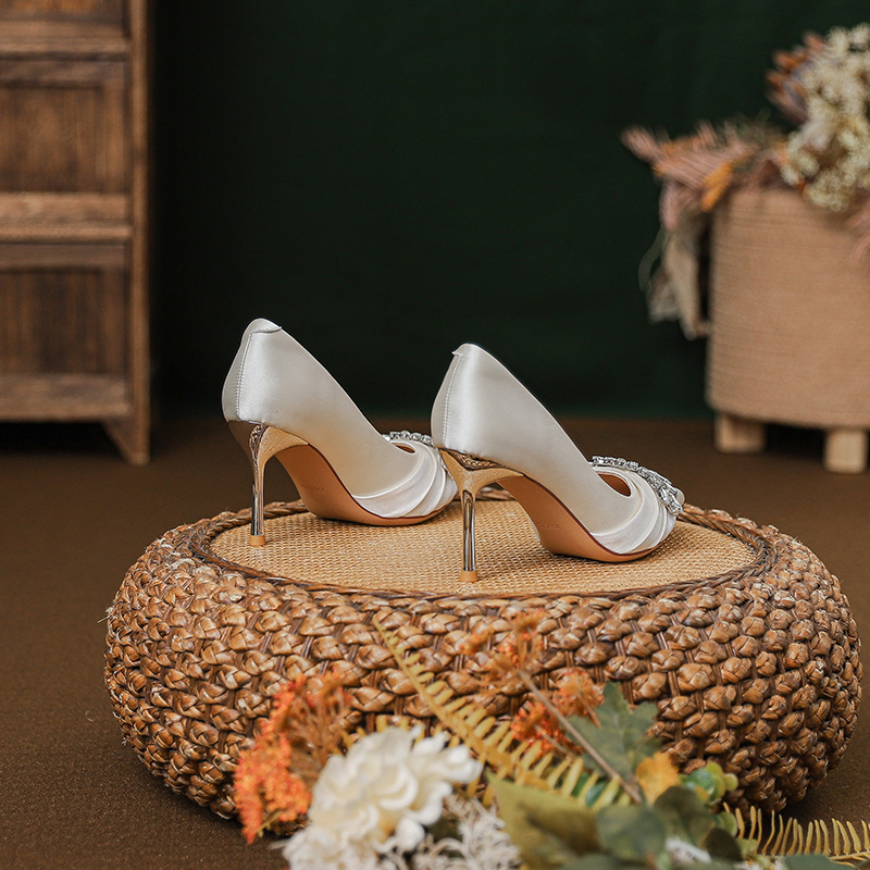 Ženske visoke potpetice – francuski stil dizajn, šiljat nos, gornji materijal mikrovlakno, tanak potpetica 6–8 cm