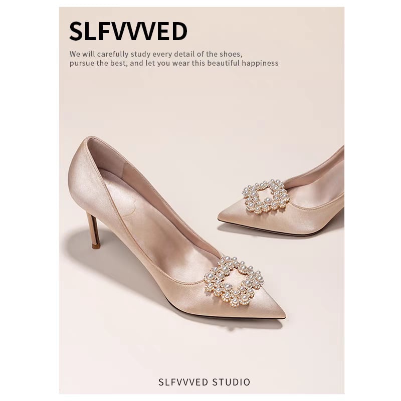 Сватбени дамски обувки от сатен, заострен нос, стил принцеса, тънък ток 6–8 см, катарама с перли и кристали