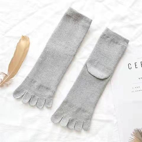 Čarape s odvojenim prstima od pamuka, unisex, visok rub, jednobojne, upijaju znoj