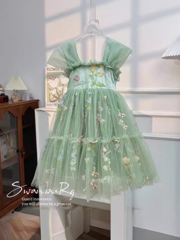 Детска рокля принцеса с флорална бродерия, 100% полиестер, флорални мотиви, лято 2024