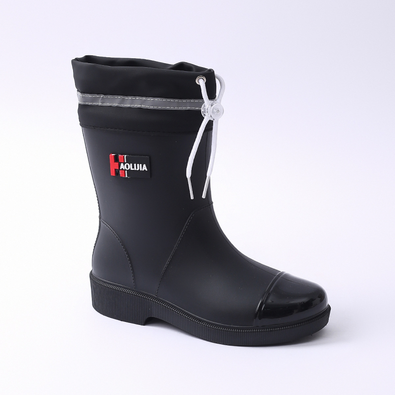 Ženske čizme za kišu, niski vrat, PVC gornji dio, uobičajena debljina, niska peta 1–3 cm, četiri sezone