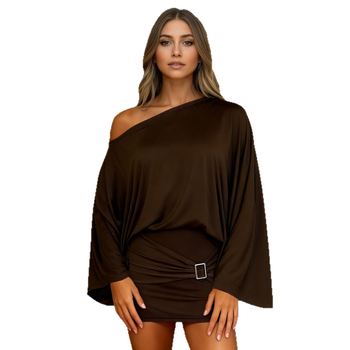 Ruha klasszikus európai stílusban ferde gallérrel, bő ujjak, tej selyem anyagból, egyszínű, csípő-sziluett