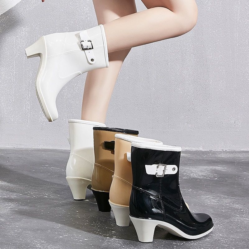 Női PVC esőcsizmák, PVC felső rész, középső cső magasságú, 6–8 cm magas sarkú, normál vastagság