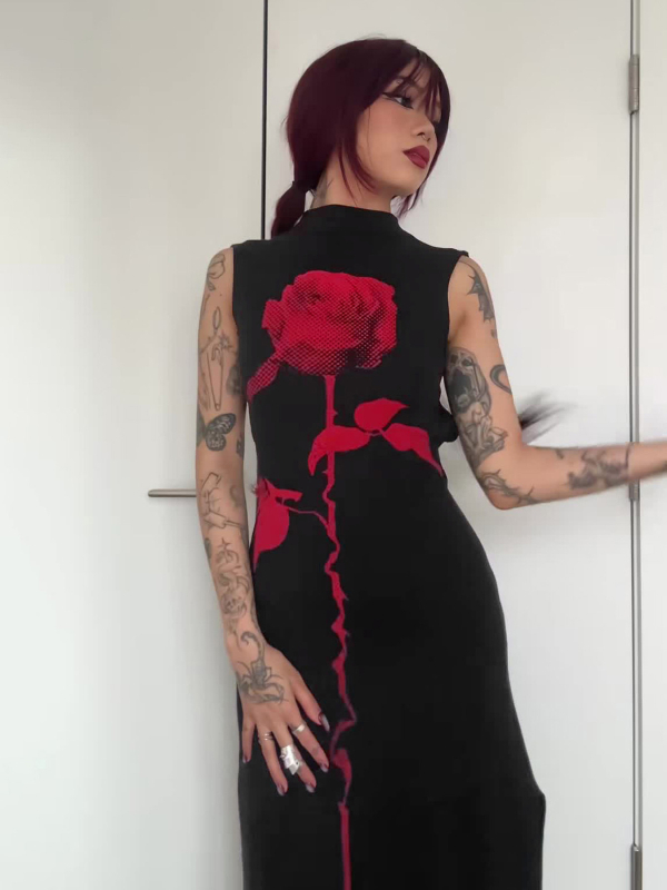 Duga haljina s ružičastim printom, halter kroj, visok ovratnik, niski struk, Milk Silk materijal