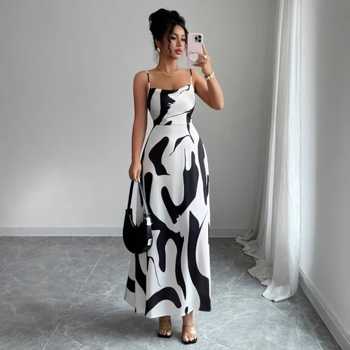 Haljina s trakama, bodycon kroj, geometrijski uzorak, bočni prorez, poliester
