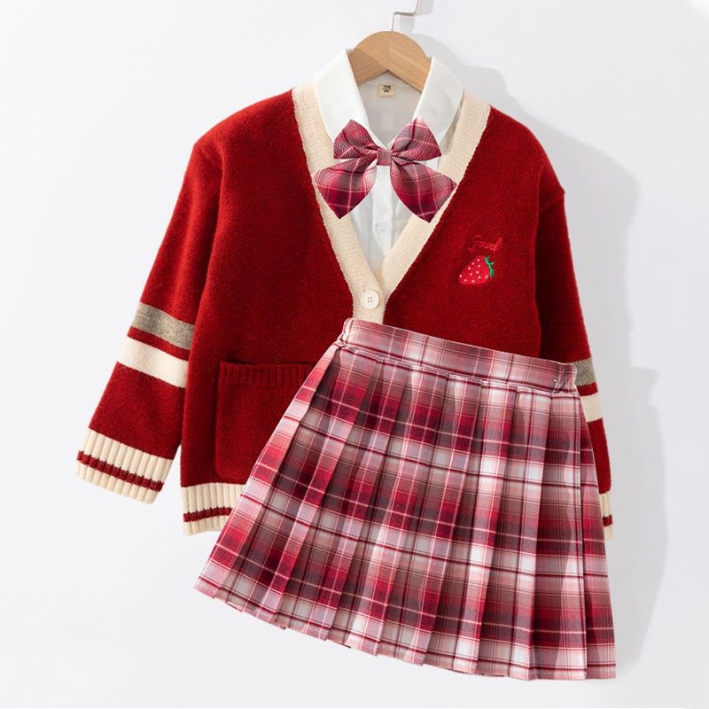 Lányok téli, egyetemi-stílusú három darabos szoknyás-kabátos pulóver szett, hosszú ujjú, pamut-poliészter keverék, rácsos mintázat, 3–8 éveseknek.