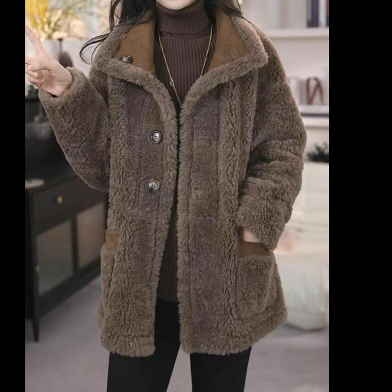 Fleeczes béléses kabát, kétoldalas szőrme, lazán szabott, középhosszú (50-65 cm), rever gallér, hosszú ujjú, poliészter 95%