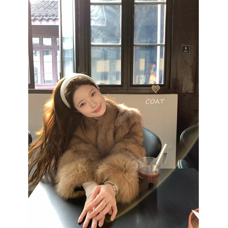 Яке, френски Хепбърн стил, екологично чиста изкуствена козина, свободен силует, поло яка, три копчета, Зима 2025