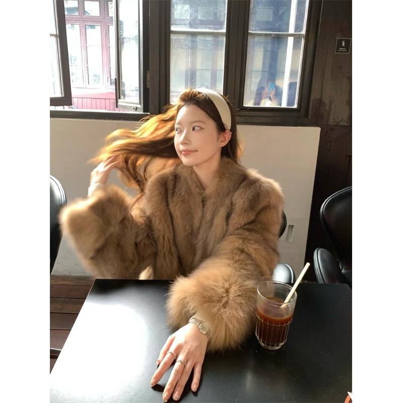 Яке, френски Хепбърн стил, екологично чиста изкуствена козина, свободен силует, поло яка, три копчета, Зима 2025