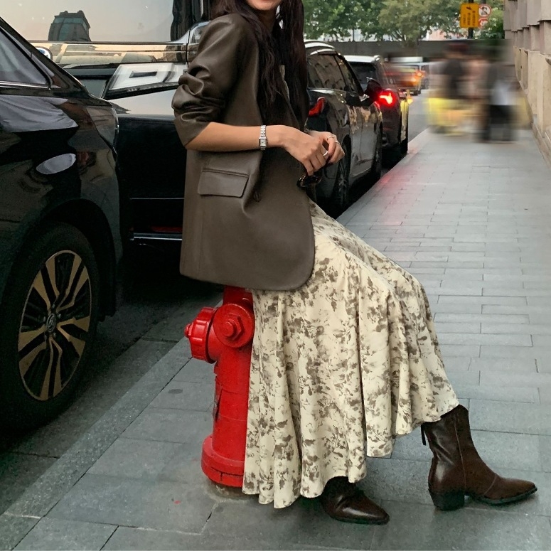 Jachetă din piele PU pentru femei, aspect de designer, croială lejeră în stil urban, model 3D, guler de sacou, închidere cu două nasturi, stil coreean, primăvara 2025