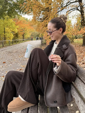 Дамско пухено яке, обратимо, свободен силует, еднобортно, полиестер