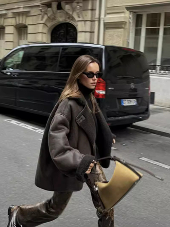 Дамско пухено яке, обратимо, свободен силует, еднобортно, полиестер