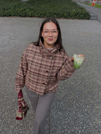 Палто от полиестер със стояща яка, каре шарка, дебел материал и ретро стил