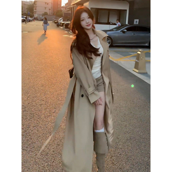 Дамско ветрово яке с средна дължина, памучно-полиестрова смес с над 95% полиестер, едноцветно, дълги ръкави, прав силует