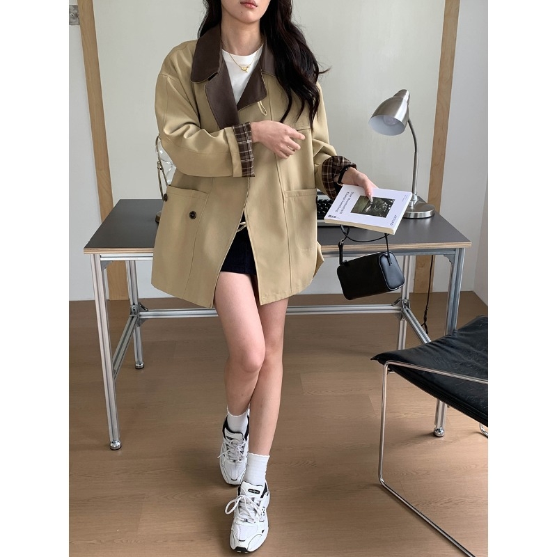 Ženski trench Zy3237 s patchwork detaljima, ovratnik Lapel, jednokopčavanje, Regular Fit, poliester