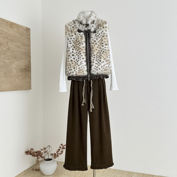 Двустранна жилетка от изкуствена козина с леопардов принт и флорален кант, висока яка, без ръкави, дължина 50–65 см