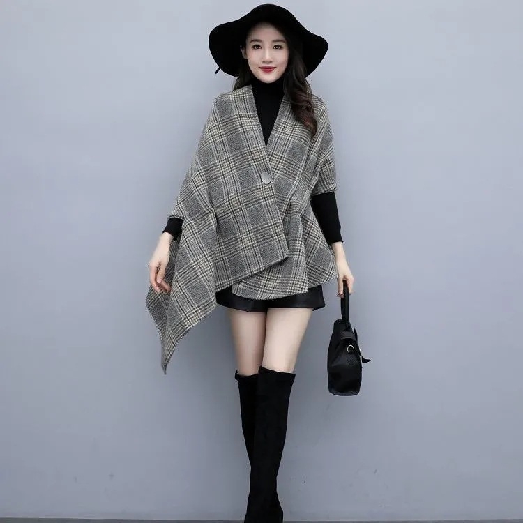 Дамско вълнено палто с каре, бат ръкав, 3/4 ръкави, еднокопково закопчаване