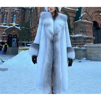 Дълго дамско палто от велур с яка от лисича козина, градски стил