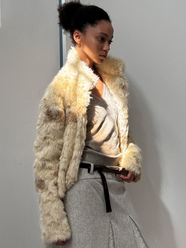 Дамско палто от изкуствен пух - уличен стил, Stand-up яка, дълги ръкави, къс модел, зима 2025