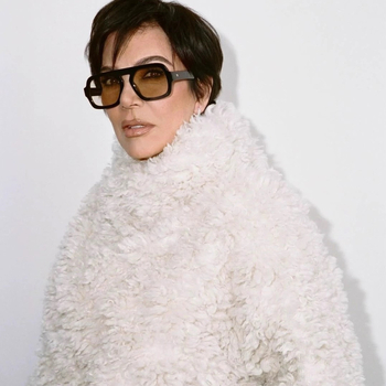 Късо палто от изкуствена козина с къдрава текстура, дълги ръкави, кръгло деколте, полиестерна материя (Дълги ръкави; Кръгло деколте; Полиестер; Къдрава текстура)