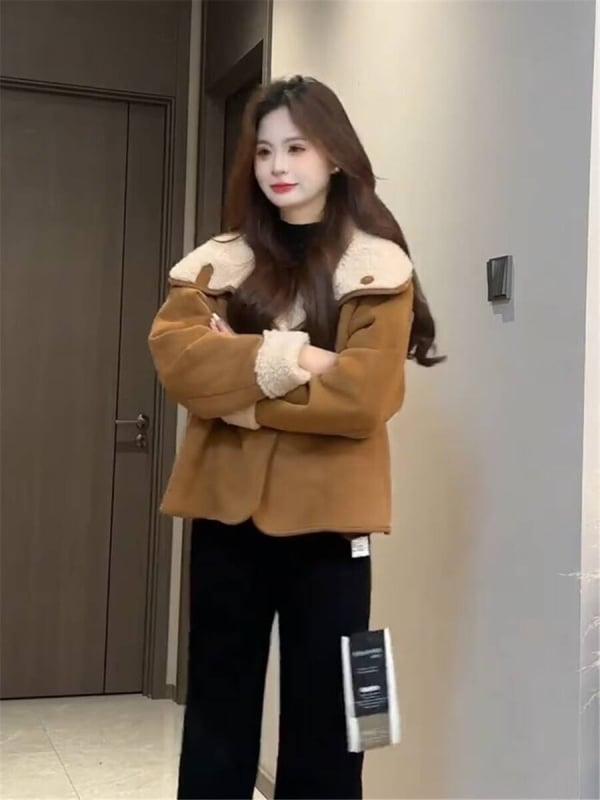 Дамско реверсивно яке от изкуствена агнешка вълна, къс стил, подплатено с флис, удебелено, с лацкан