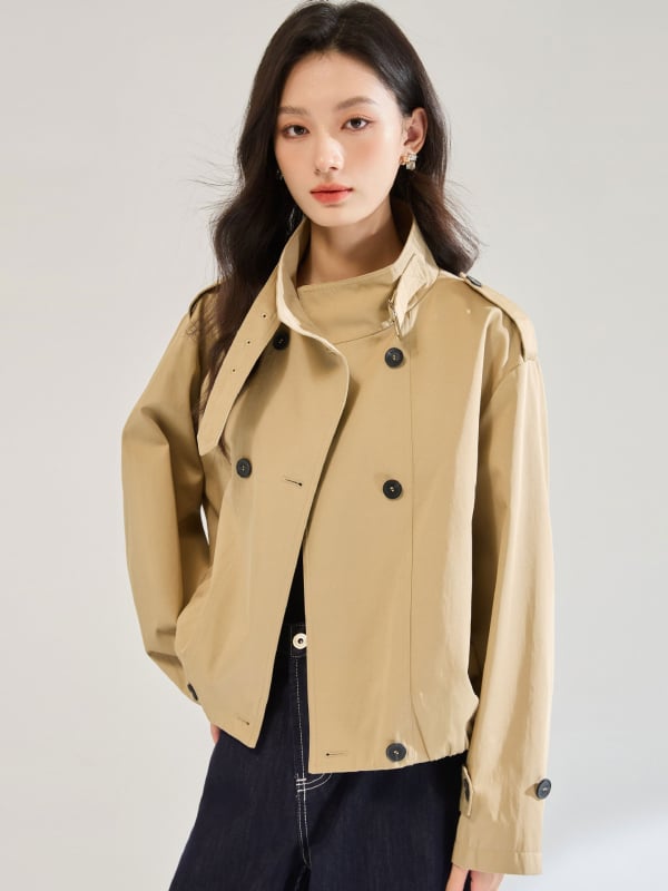 Ветрово яке — полиестер, двойно ред копчета, стойков яка, свободна кройка, нормална дължина