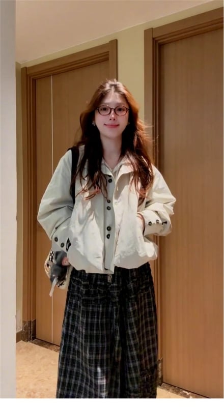 Къс работен жакет за жени – А-образна кройка, поло яка, цип, дълги ръкави, полиестер ≥95%