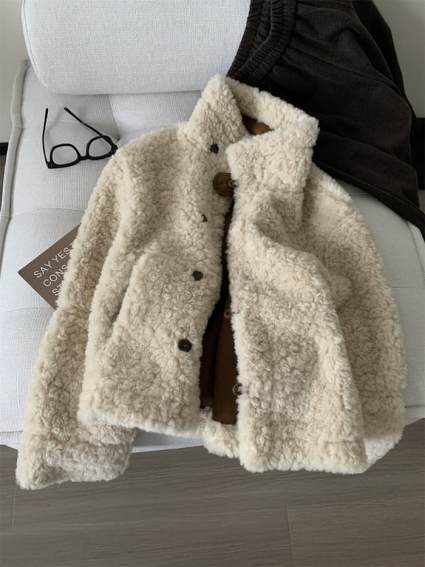 Яке с яка стойка от изкуствена агнешка вълна, свободен силует, дебели колажни детайли, дълъг ръкав