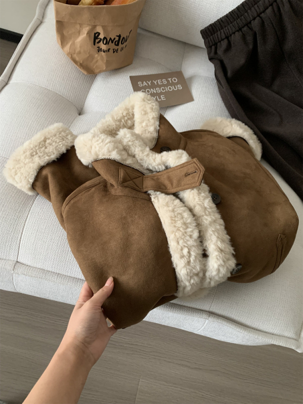 Яке с яка стойка от изкуствена агнешка вълна, свободен силует, дебели колажни детайли, дълъг ръкав