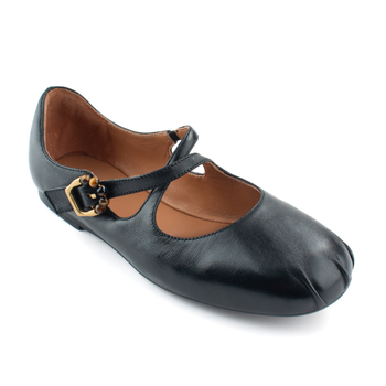 Мери Джейн обувки с кръстосана презрамка и закопчалка, овча кожа отвън и отвътре, гумена подметка, кръгъл нос