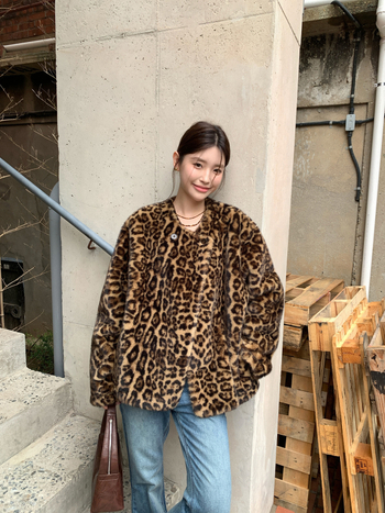 DT ETOLIE Палто от изкуствена козина с леопардов принт, кръгла яка, дълги ръкави, средна дължина, полиестерна външна материя и облицовка 100% полиестер