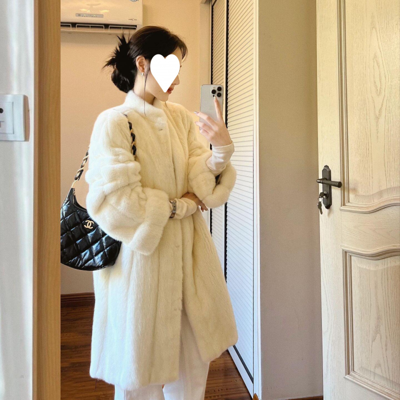 Палто от изкуствен Mink пух, плюшена козина; Chenille плат и смес Spandex; дълги ръкави; полуотворен яка