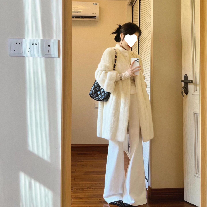 Палто от изкуствен Mink пух, плюшена козина; Chenille плат и смес Spandex; дълги ръкави; полуотворен яка