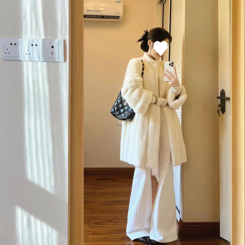 Палто от изкуствен Mink пух, плюшена козина; Chenille плат и смес Spandex; дълги ръкави; полуотворен яка