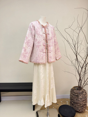 Куртка с реална норкова козина и памук, стойкова яка, джакардова изработка, модел с растения и цветя, зима 2025