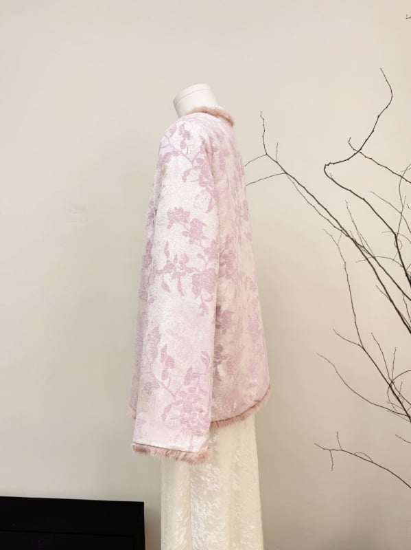 Куртка с реална норкова козина и памук, стойкова яка, джакардова изработка, модел с растения и цветя, зима 2025