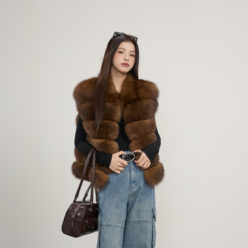 Жилет от изкуствена козина за жени – средна дължина, без ръкави, с яка от козина