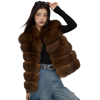 Жилет от изкуствена козина за жени – средна дължина, без ръкави, с яка от козина