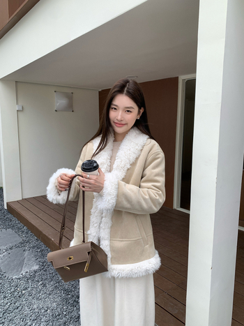 Дамско палто от замша с патчворк и изкуствен пух, полиестерна тъкан, дълги ръкави, V-образно деколте