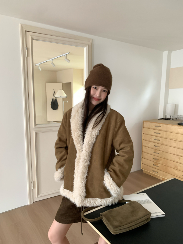 Дамско палто от замша с патчворк и изкуствен пух, полиестерна тъкан, дълги ръкави, V-образно деколте