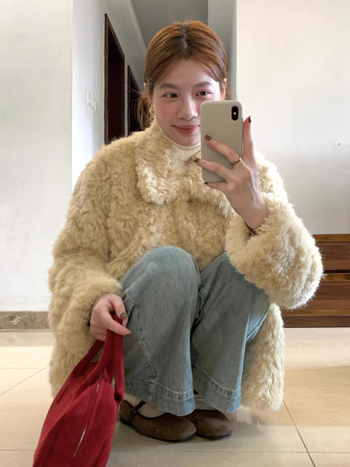 Дамско зимно палто от изкуствен пух, свободен силует, дължина 65–80 cm, дълги ръкави, квадратно деколте, корейски/японски стил